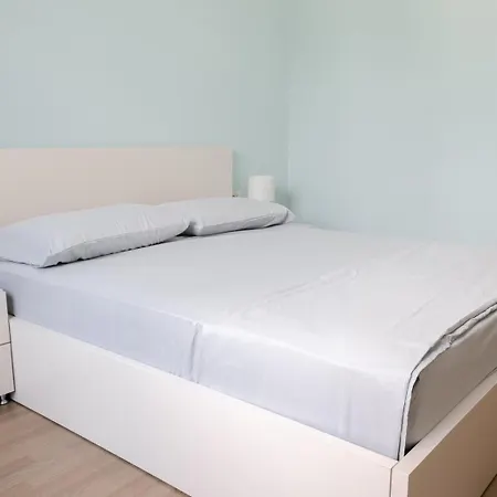 Central Tirana Apartment 아파트 *