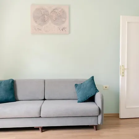 Central Tirana Apartment 아파트 *